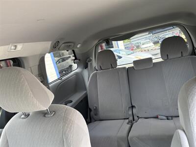 2017 Toyota Sienna LE 7-Passenger   - Photo 7 - West Chester, PA 19382