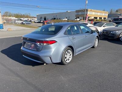 2022 Toyota Corolla LE   - Photo 6 - West Chester, PA 19382