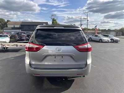 2017 Toyota Sienna XLE 8-Passenger   - Photo 22 - West Chester, PA 19382