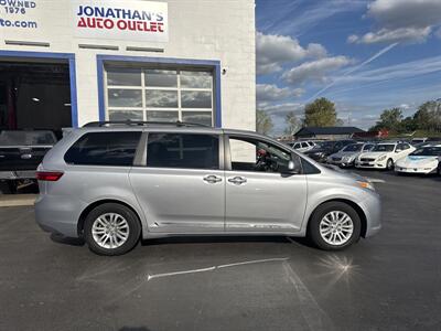 2017 Toyota Sienna XLE 8-Passenger   - Photo 20 - West Chester, PA 19382