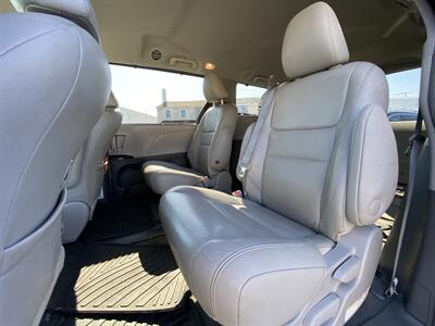2017 Toyota Sienna XLE 8-Passenger   - Photo 11 - West Chester, PA 19382