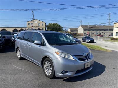 2017 Toyota Sienna XLE 8-Passenger   - Photo 2 - West Chester, PA 19382
