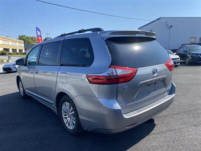 2017 Toyota Sienna XLE 8-Passenger   - Photo 7 - West Chester, PA 19382