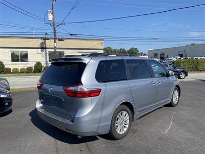 2017 Toyota Sienna XLE 8-Passenger   - Photo 5 - West Chester, PA 19382