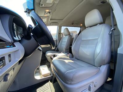2017 Toyota Sienna XLE 8-Passenger   - Photo 9 - West Chester, PA 19382