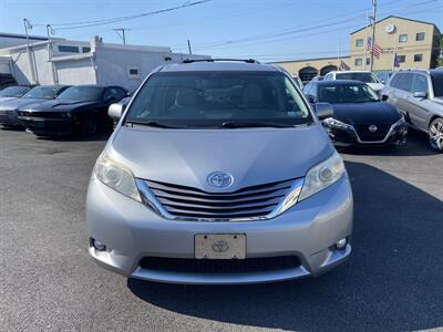 2017 Toyota Sienna XLE 8-Passenger   - Photo 2 - West Chester, PA 19382