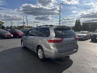2017 Toyota Sienna XLE 8-Passenger   - Photo 15 - West Chester, PA 19382