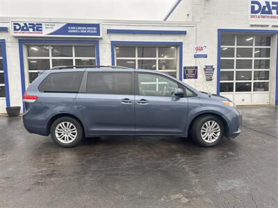 2013 Toyota Sienna XLE 8-Passenger - Photo 11 - West Chester, PA 19382