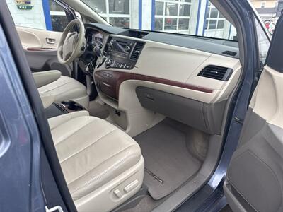 2013 Toyota Sienna XLE 8-Passenger - Photo 17 - West Chester, PA 19382