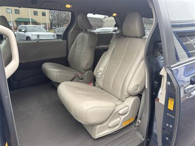 2013 Toyota Sienna XLE 8-Passenger - Photo 15 - West Chester, PA 19382