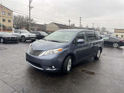 2013 Toyota Sienna XLE 8-Passenger - Photo 8 - West Chester, PA 19382