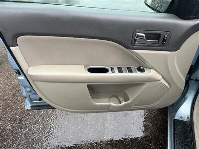2010 Ford Fusion Hybrid   - Photo 9 - West Chester, PA 19382
