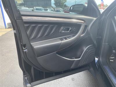 2015 Ford Taurus Limited   - Photo 8 - West Chester, PA 19382