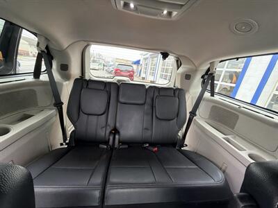2015 Chrysler Town & Country Touring-L - Photo 14 - West Chester, PA 19382