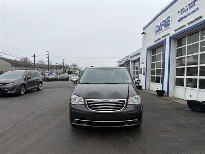 2015 Chrysler Town & Country Touring-L - Photo 2 - West Chester, PA 19382