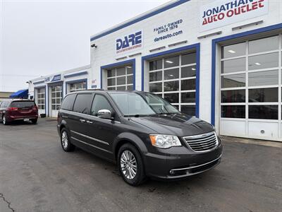 2015 Chrysler Town & Country Touring-L - Photo 3 - West Chester, PA 19382