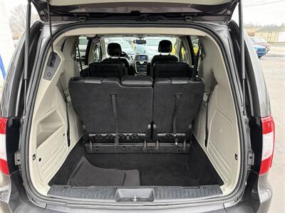 2015 Chrysler Town & Country Touring-L - Photo 12 - West Chester, PA 19382