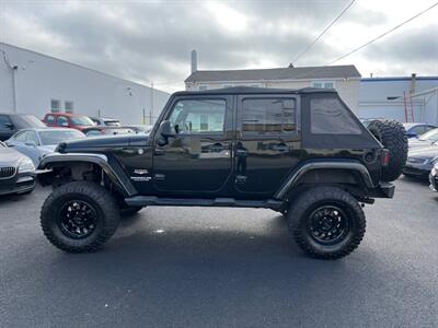 2012 Jeep Wrangler Unlimited Sahara   - Photo 10 - West Chester, PA 19382