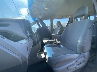 2015 Toyota Sienna L 7-Passenger   - Photo 6 - West Chester, PA 19382
