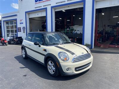 2013 MINI Hardtop Cooper   - Photo 3 - West Chester, PA 19382