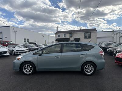 2015 Toyota Prius v Two   - Photo 8 - West Chester, PA 19382