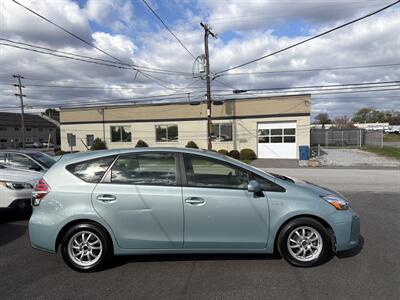 2015 Toyota Prius v Two   - Photo 4 - West Chester, PA 19382