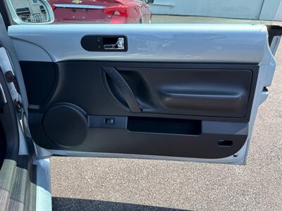 2010 Volkswagen New Beetle Convertible Base PZEV   - Photo 13 - West Chester, PA 19382