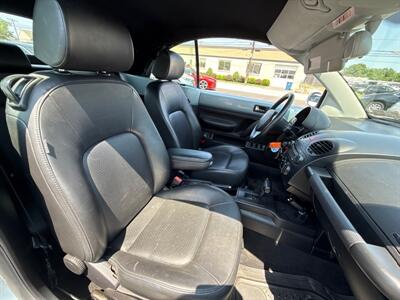 2010 Volkswagen New Beetle Convertible Base PZEV   - Photo 14 - West Chester, PA 19382