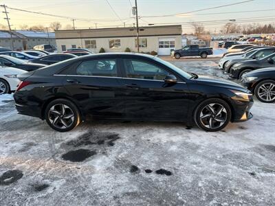 2022 Hyundai ELANTRA Limited   - Photo 4 - West Chester, PA 19382