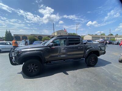 2020 Toyota Tacoma SR V6   - Photo 8 - West Chester, PA 19382