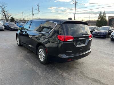 2017 Chrysler Pacifica LX   - Photo 7 - West Chester, PA 19382