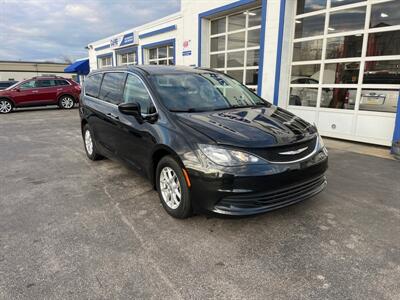 2017 Chrysler Pacifica LX   - Photo 3 - West Chester, PA 19382