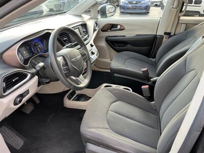 2017 Chrysler Pacifica LX   - Photo 11 - West Chester, PA 19382