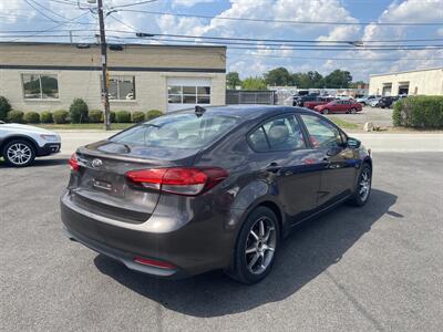 2017 Kia Forte LX   - Photo 5 - West Chester, PA 19382