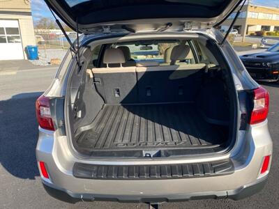 2016 Subaru Outback 2.5i Premium   - Photo 10 - West Chester, PA 19382