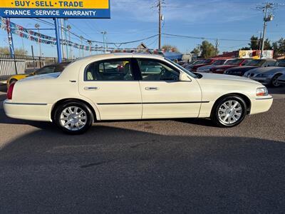 2006 Lincoln Town Car Signature Limited   - Photo 9 - Phoenix, AZ 85014