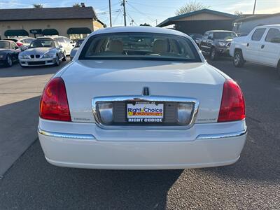 2006 Lincoln Town Car Signature Limited   - Photo 7 - Phoenix, AZ 85014