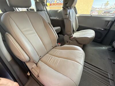 2012 Toyota Sienna XLE 8-Passenger   - Photo 20 - Phoenix, AZ 85014