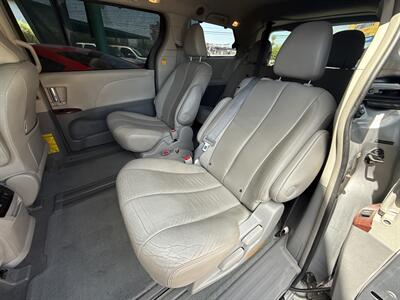 2012 Toyota Sienna XLE 8-Passenger   - Photo 19 - Phoenix, AZ 85014