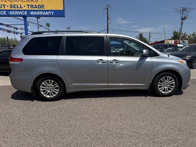 2012 Toyota Sienna XLE 8-Passenger   - Photo 9 - Phoenix, AZ 85014