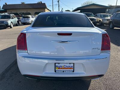 2015 Chrysler 300C   - Photo 7 - Phoenix, AZ 85014