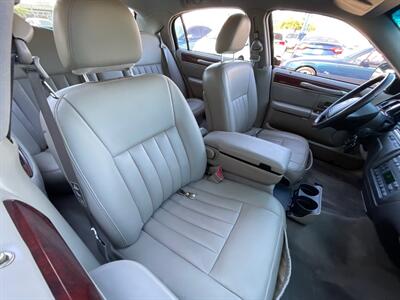 2003 Lincoln Town Car Signature   - Photo 16 - Phoenix, AZ 85014