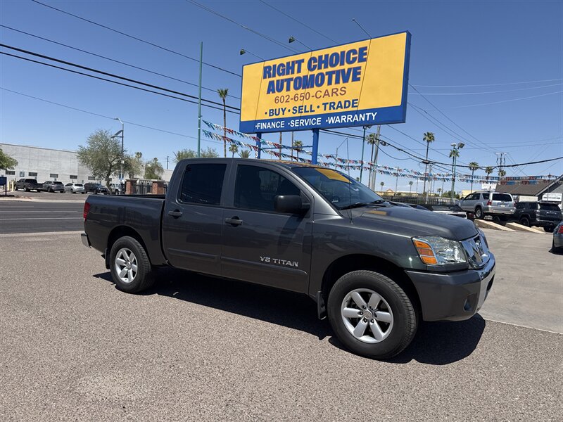 2010 Nissan Titan SE Crew Cab RWD  