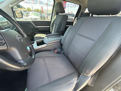 2010 Nissan Titan SE Crew Cab RWD   - Photo 11 - Phoenix, AZ 85014