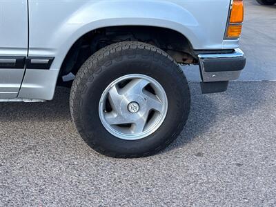 1992 Ford Explorer XLT 4X4   - Photo 10 - Phoenix, AZ 85014