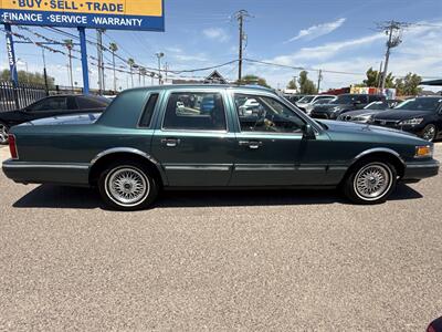 1995 Lincoln Town Car Executive   - Photo 9 - Phoenix, AZ 85014