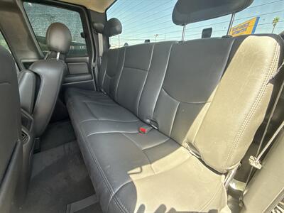 2005 GMC Sierra 2500 SLT   - Photo 18 - Phoenix, AZ 85014