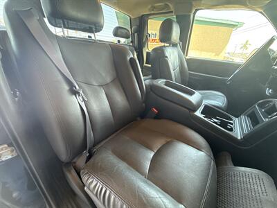 2005 GMC Sierra 2500 SLT   - Photo 17 - Phoenix, AZ 85014