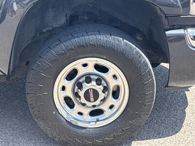 2005 GMC Sierra 2500 SLT   - Photo 11 - Phoenix, AZ 85014
