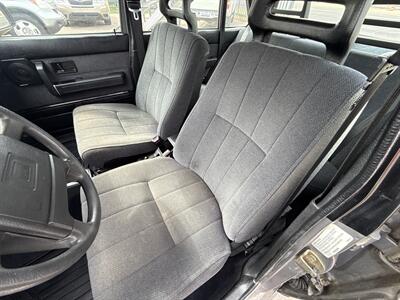1991 Volvo 240 DL Sedan   - Photo 13 - Phoenix, AZ 85014
